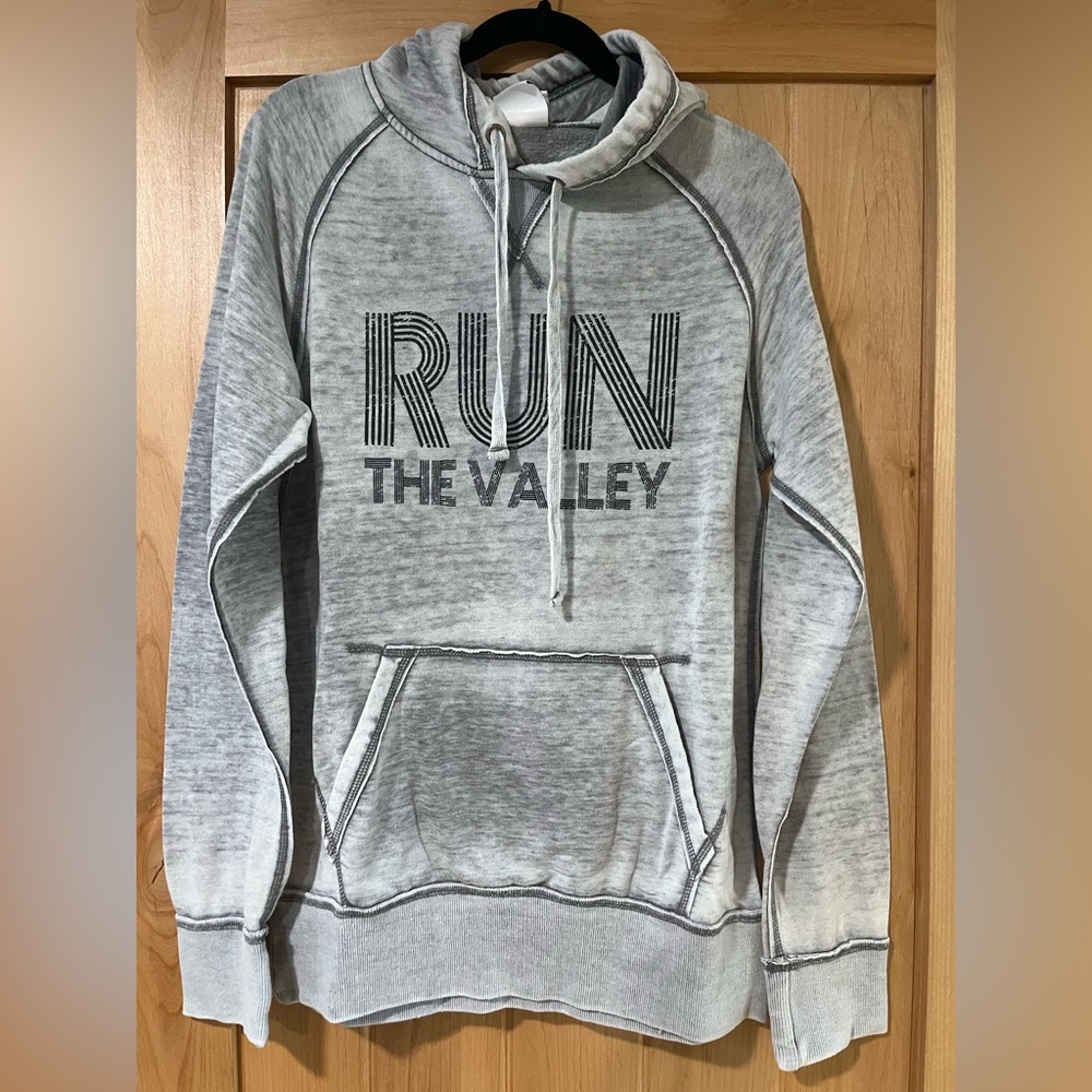 Run The Valley Gray Wash Sweatshirt Size Medium